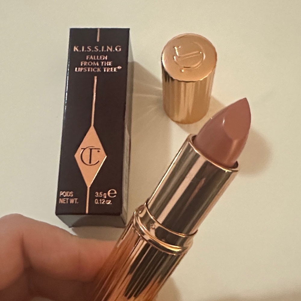 Charlotte Tilbury “Penelope Pink” Lipstick - Picture 6 of 9